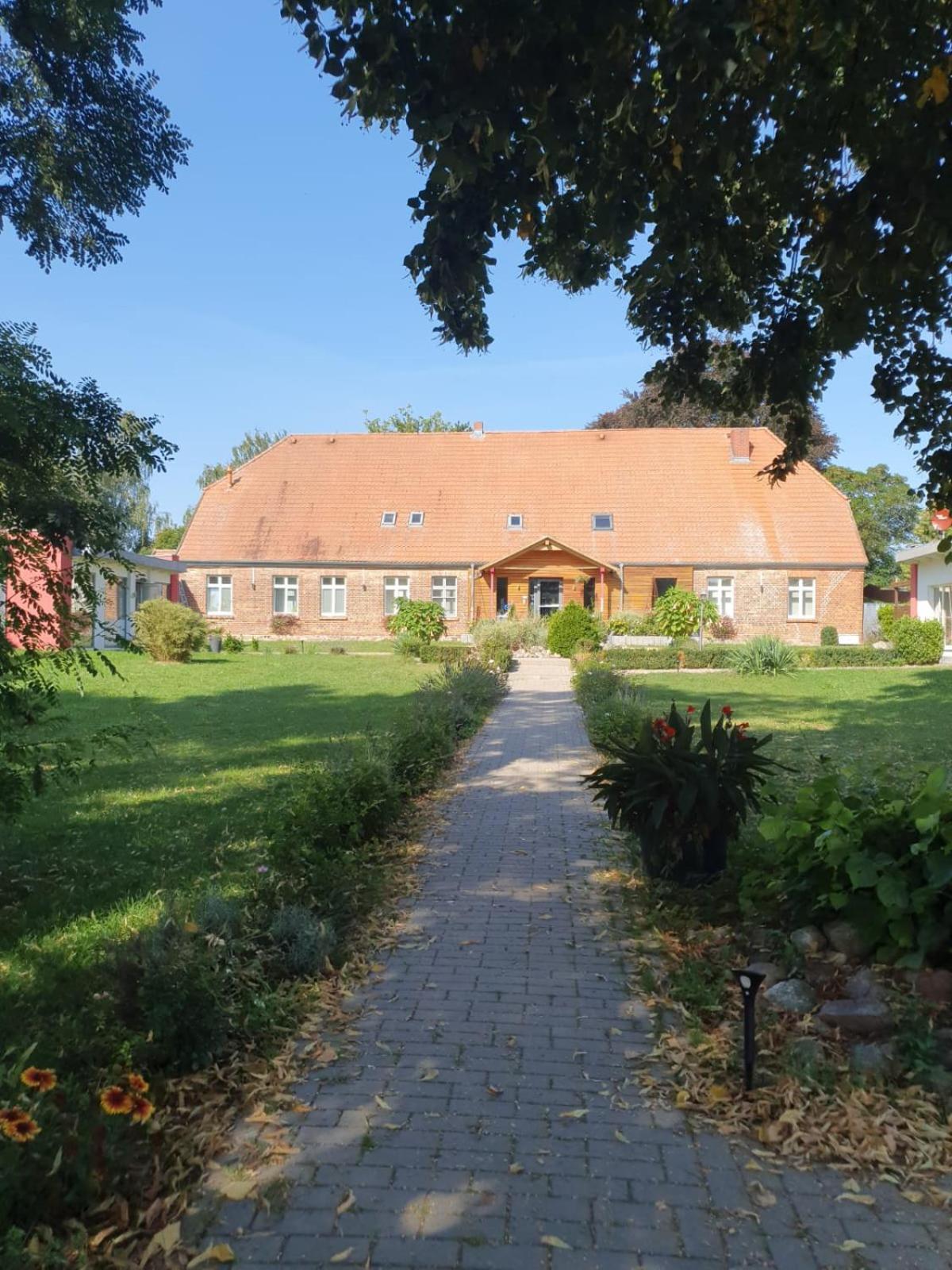 Hotelpension Pfarrhaus Alt Schwerin Eksteriør bilde